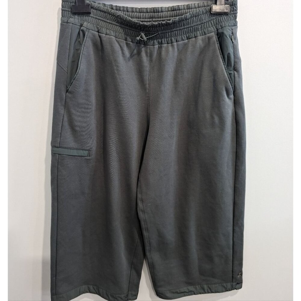 Athleta Triumph Hybrid Wide Crop Medium
